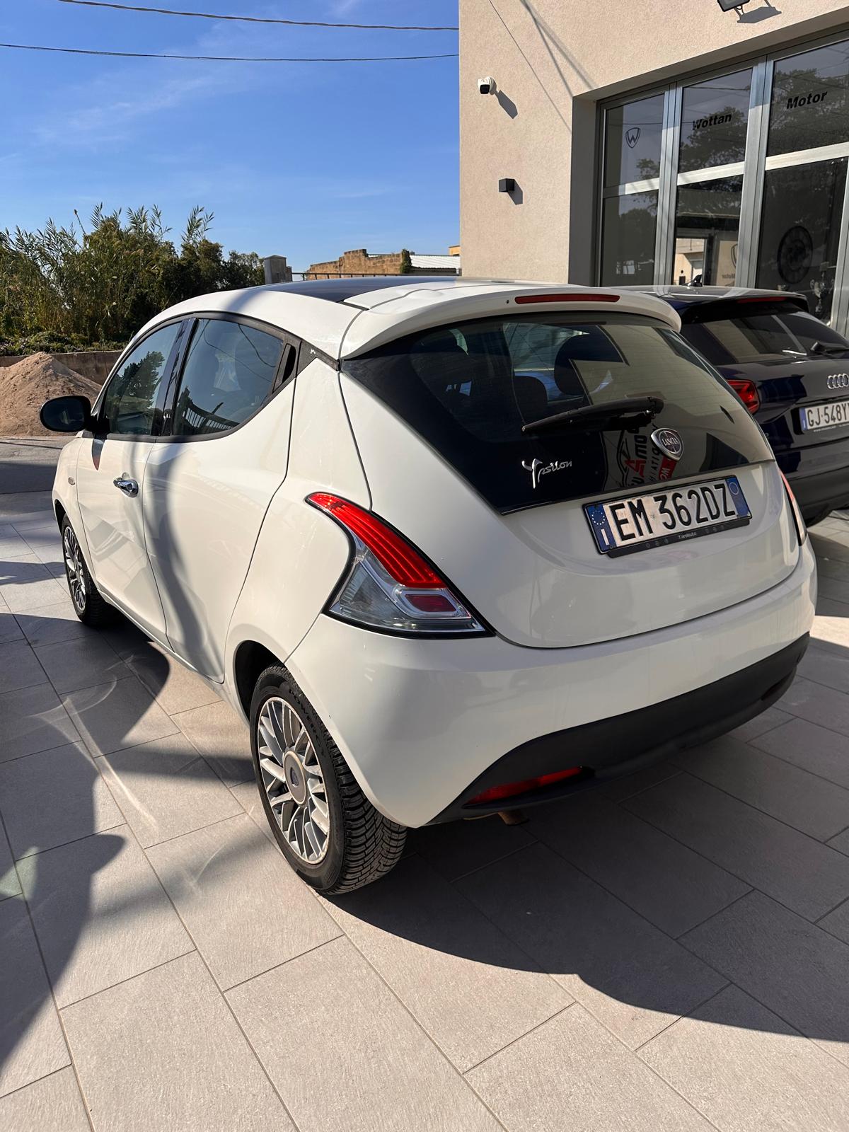 LANCIA YPSILON - immagine 6